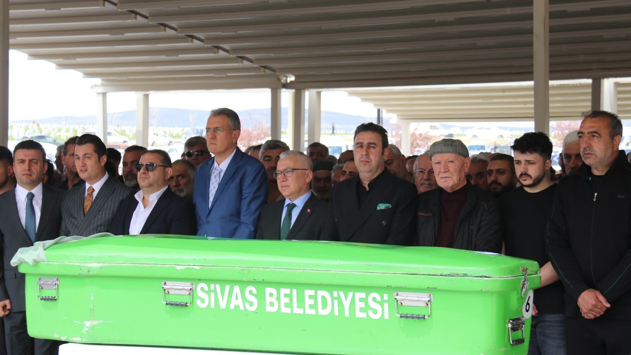 Sivas SESOB Başkanı Demirgil Annesini Uğurladı