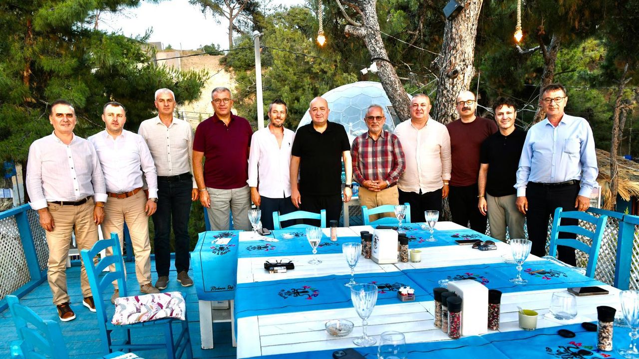 AK Partili Belediye Başkanları Çanakkale’de Stratejileri Masaya Yatırdı