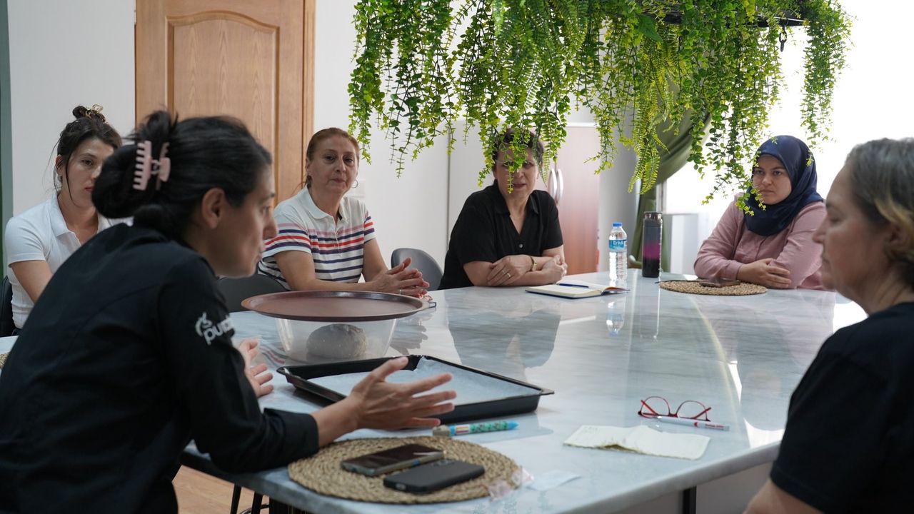 Muğla’da Kadınlar Meslek Ediniyor: Tırnak ve Pastacılık Atölyeleri