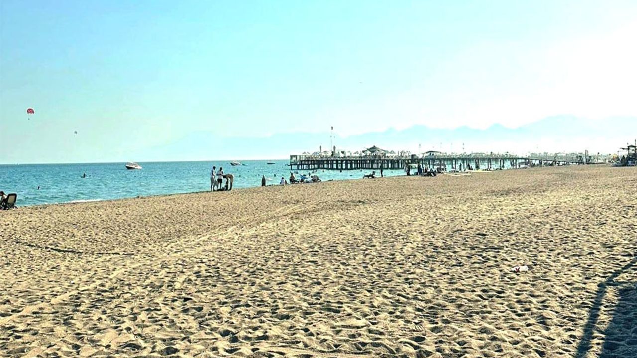 Aksu Sahillerinde Kapsamlı Temizlik Çalışması Yapıldı