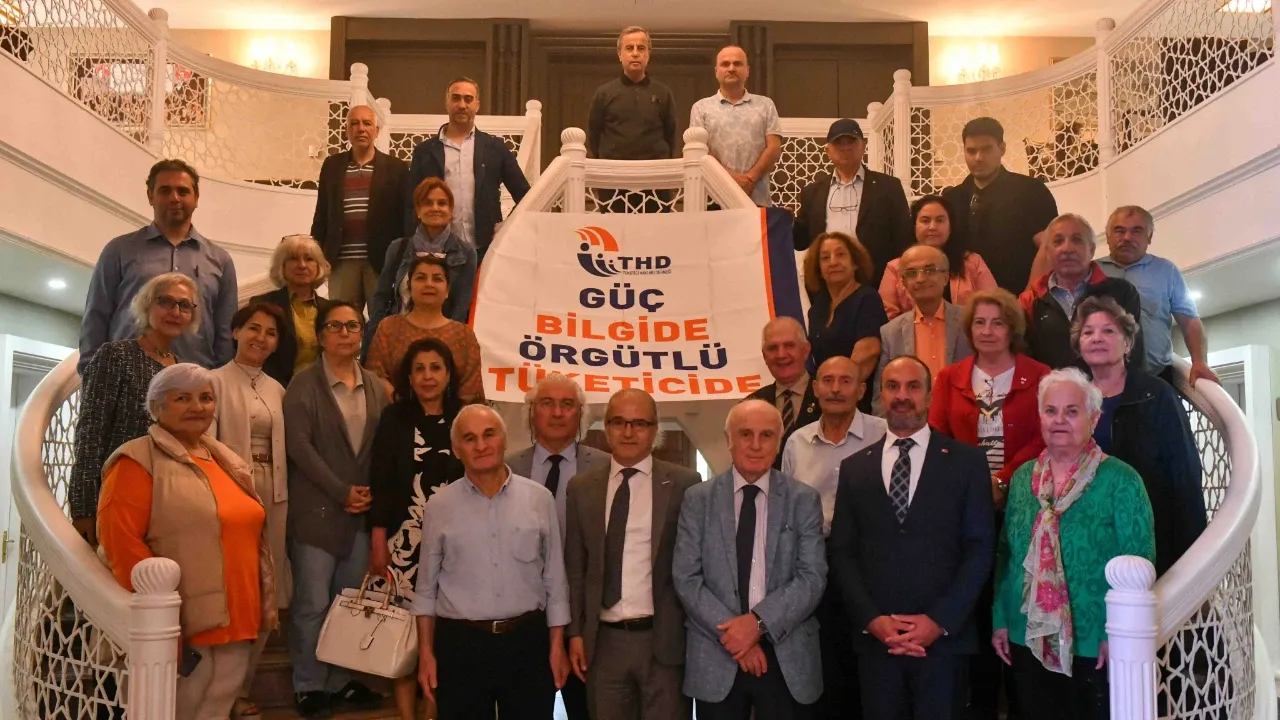 Dijital Dünyada Kadın, Genç ve Çocuk Tüketicilerin Riskleri Masaya Yatırıldı