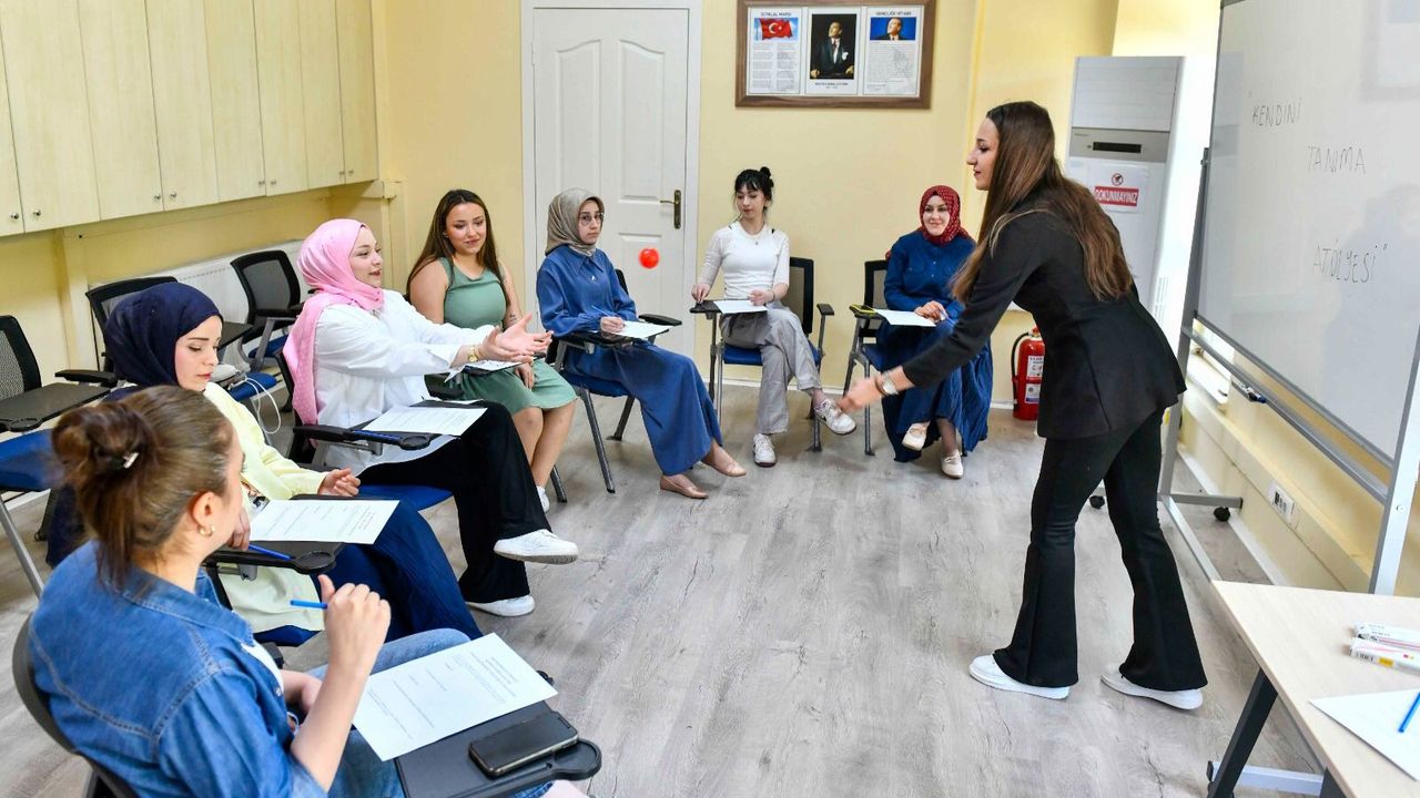 Ankara’da Öğrencilere Ücretsiz Kişisel Gelişim Merkezi