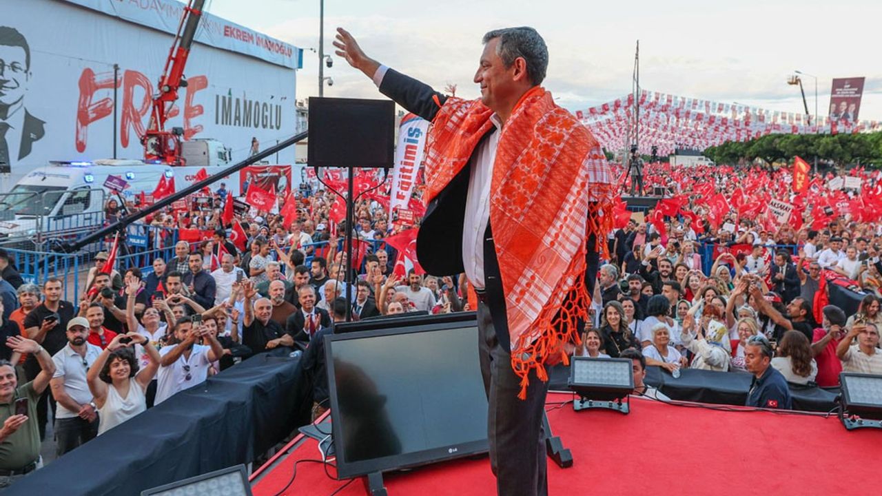 CHP Lideri Özel’den Antalya’da Yargı ve Hükümete Sert Eleştiriler