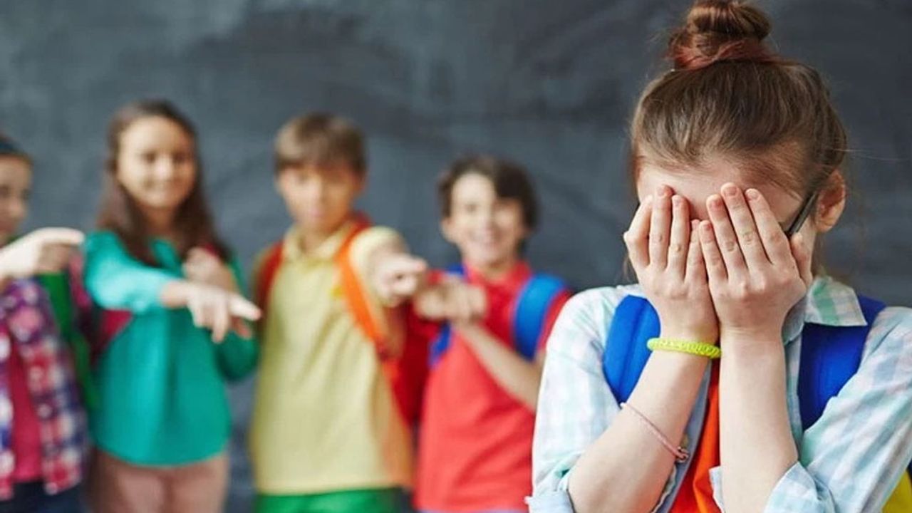 “Dr. Melek Gözde Luş’tan Akran Zorbalığı Uyarısı: Nedenleri ve Çözümleri”