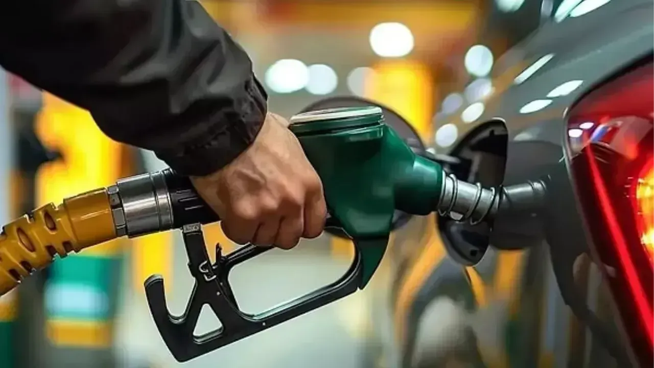 Benzin Fiyatlarına 1 TL Zam Beklentisi: Cuma Günü Geçerli Olacak