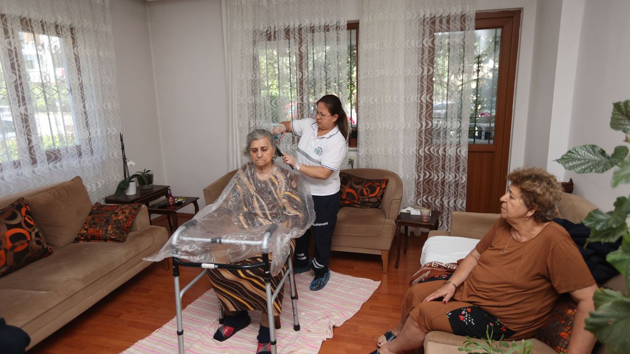 Muğla Büyükşehir’den Bakıma Muhtaçlara Bayram Hizmeti