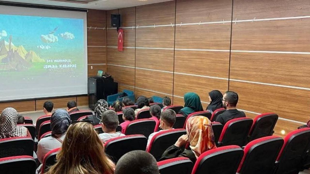 Kars’ta Aile Temalı Sinema Etkinliği Yoğun İlgi Gördü