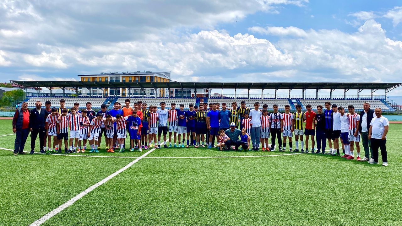 Kars’ta Uyuşturucuyla Mücadele İçin Futbol Etkinliği Düzenlendi