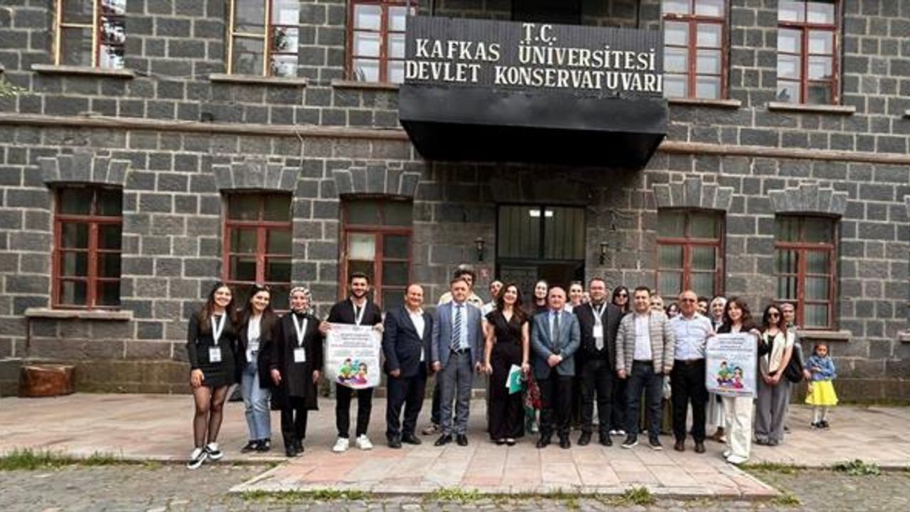 Kafkas Üniversitesi’nde Dijital Oyunlar ve Medya Eğitimi Tartışıldı