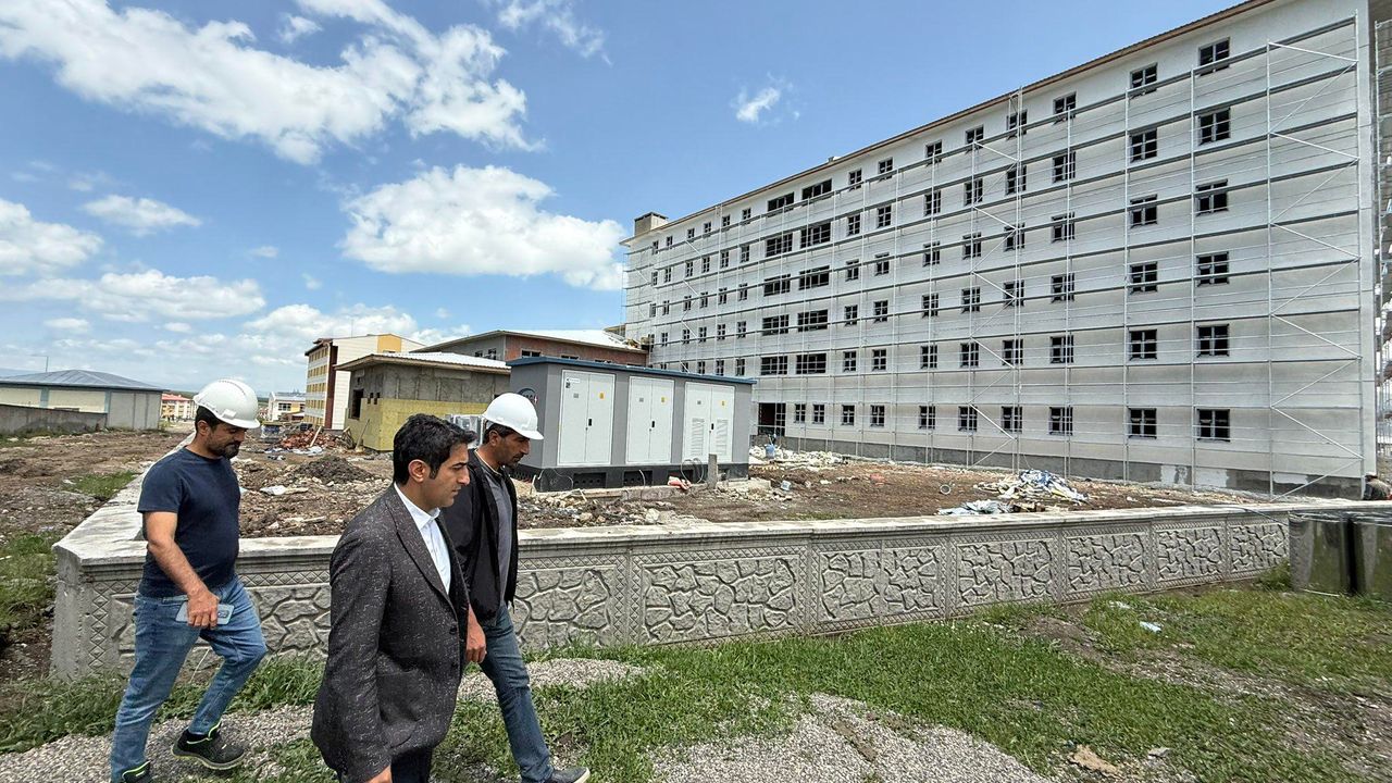 Sarıkamış’ta Modern Öğrenci Yurdu İnşaatı Denetlendi
