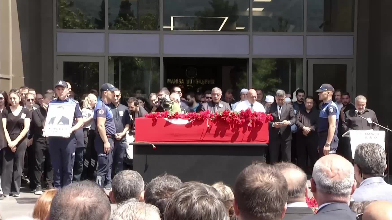 Manisa Belediye Başkanı Ferdi Zeyrek Elektrik Kazasında Hayatını Kaybetti