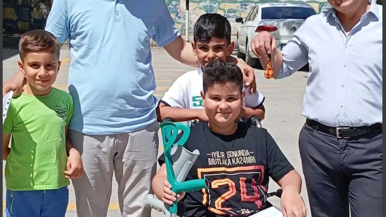 Kemik Kanseri Tedavisi Gören Öğrenci Bursluluk Sınavında Büyük Başarı Elde Etti