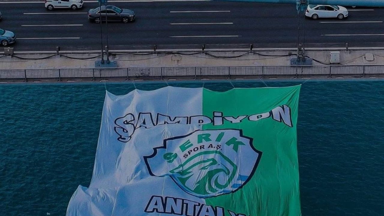 Serikspor’un Şampiyonluk Coşkusu FSM Köprüsü’ne Yansıdı