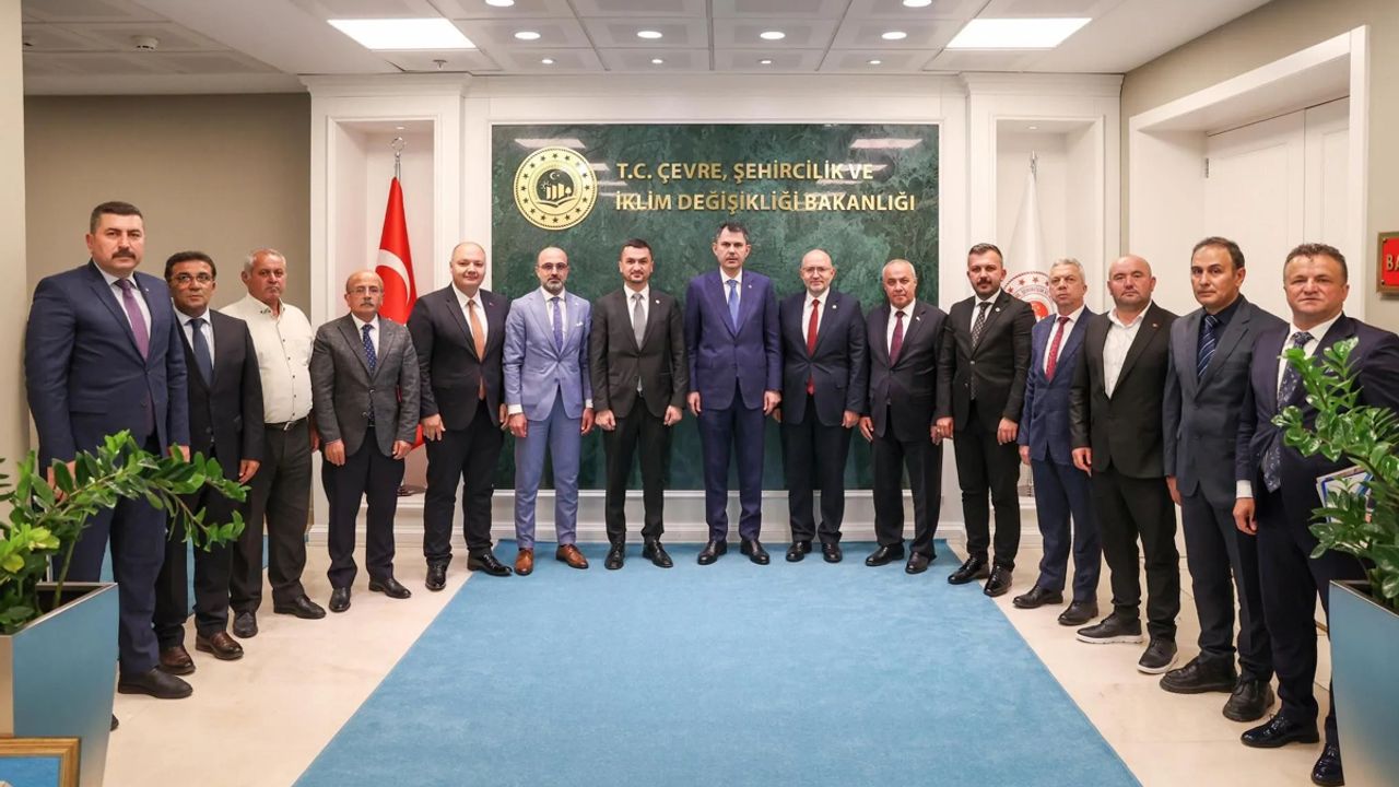 Burdur Heyeti Bakan Kurum’a Belediyelerin Taleplerini İletti