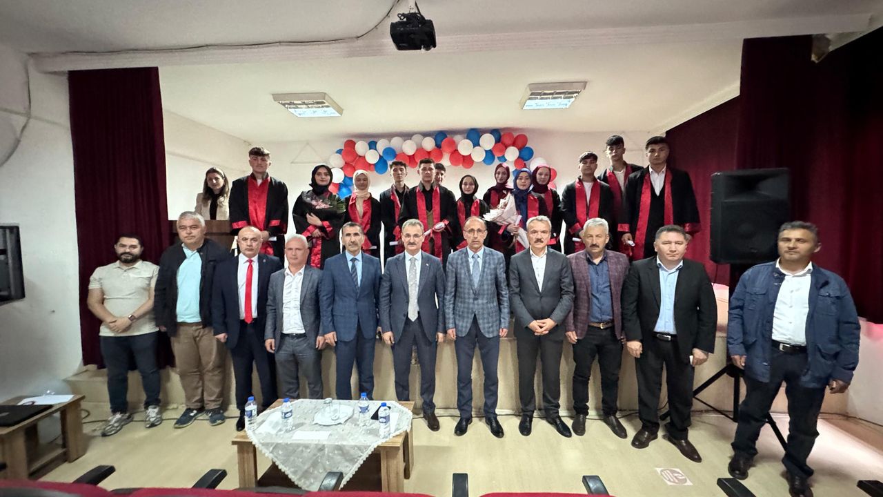 Şalpazarı Anadolu İmam Hatip Lisesi’nden 13 Yeni Mezun