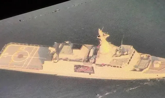 İran, İngiliz Savaş Gemisini Umman Denizi’nde Durdurdu