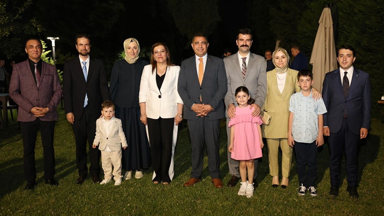 Düzce Valisi Aslan, Mülki Amirler İçin Veda Yemeği Düzenledi