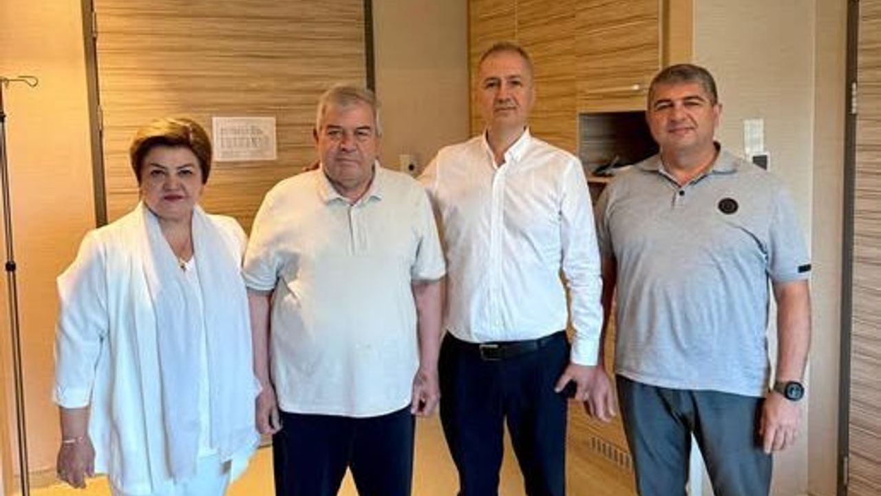 Prof. Dr. Lütfi Tunç, Ankara’da Özgün Omega Tekniği ile Ameliyat Yaptı