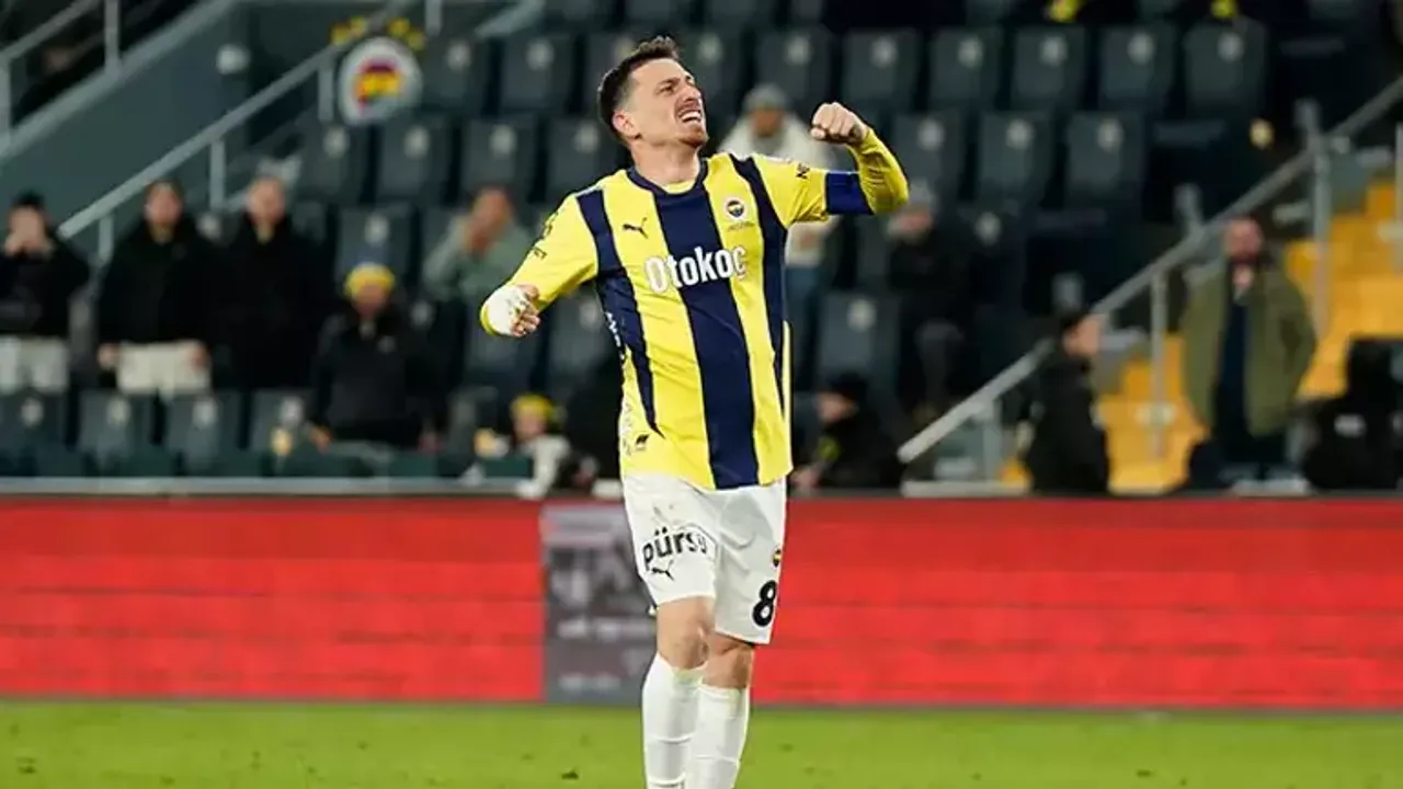 Mert Hakan Yandaş Fenerbahçe’de Kalmak İstiyor