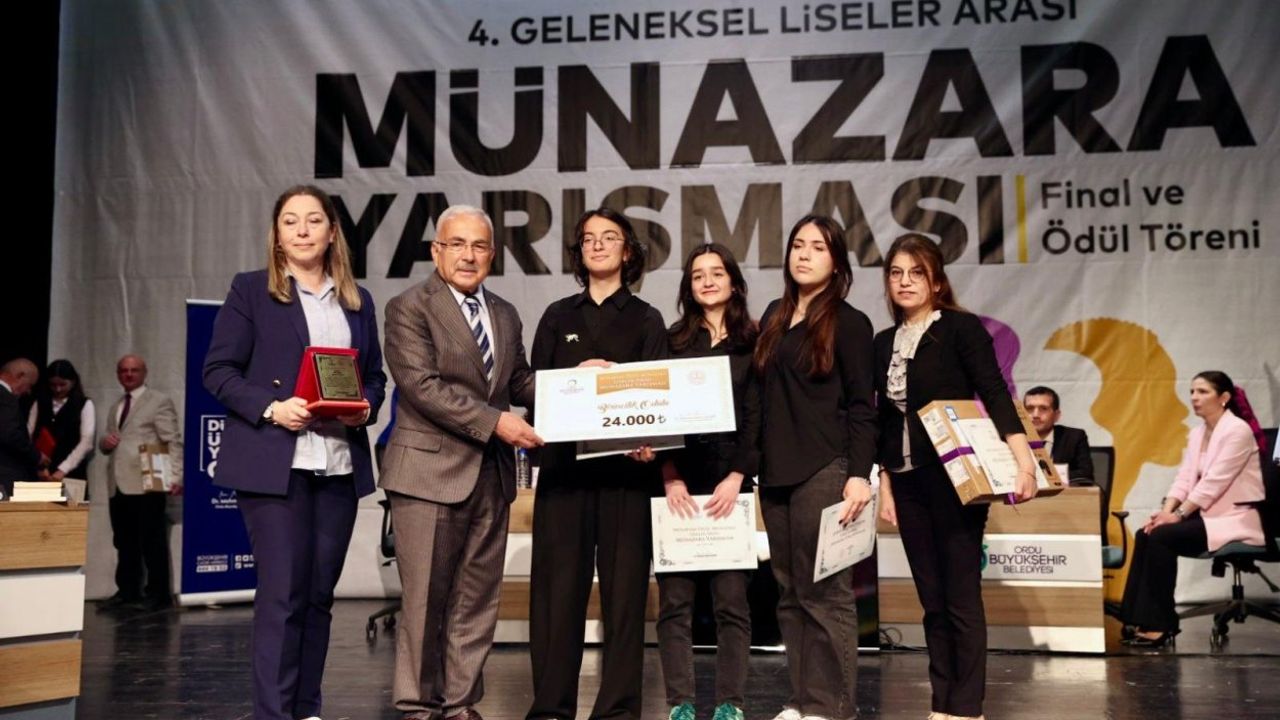 Ordu Fen Lisesi Liseler Arası Münazara Yarışmasında Birinci Oldu