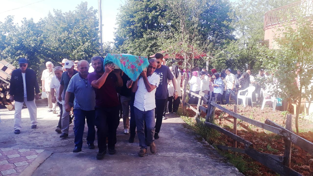 Şehit Annesi Elmas Çatalbaş 88 Yaşında Hayatını Kaybetti