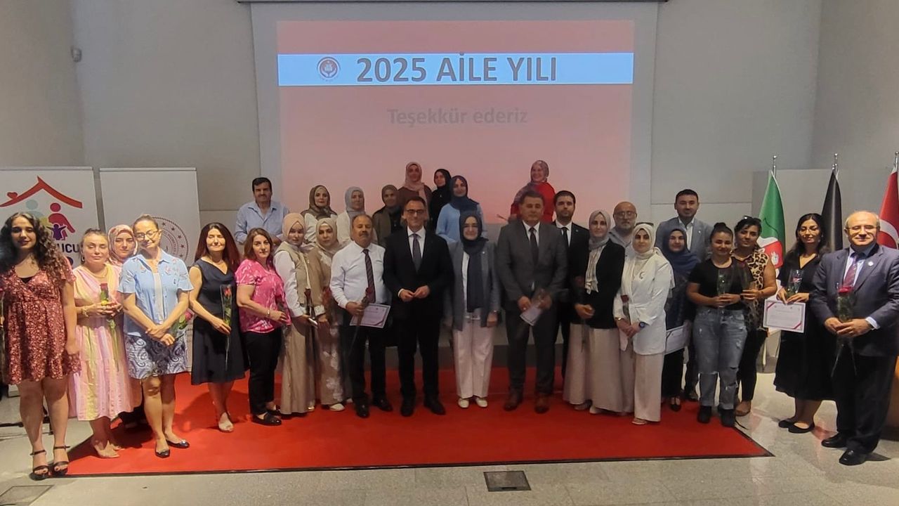 Düsseldorf’ta Koruyucu Ailelik ve Kültürel Kimlik Vurgusu