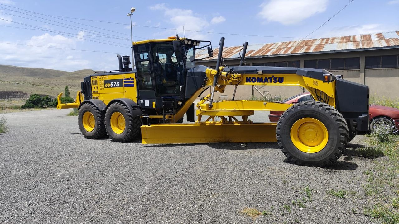 Kağızman’da Köy Yolları Yeni Greyderle Güçlenecek