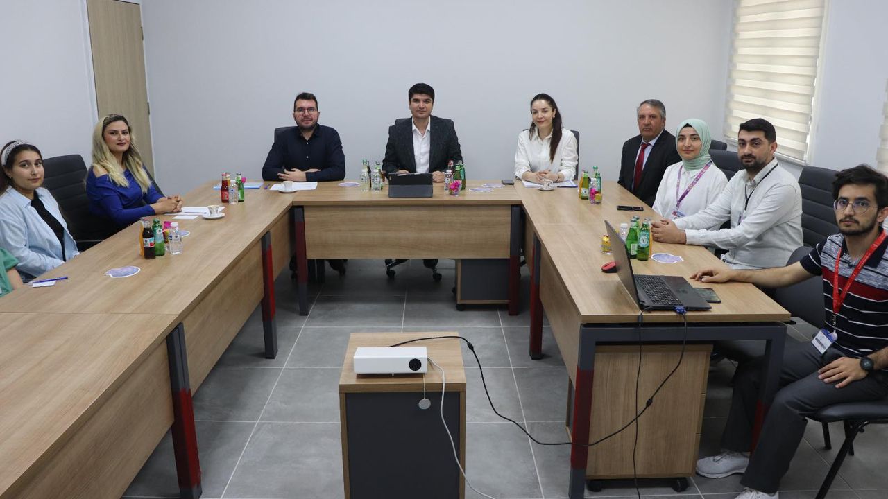 Kars’ta İlçe Sağlık Hizmetleri Performansı Masaya Yatırıldı