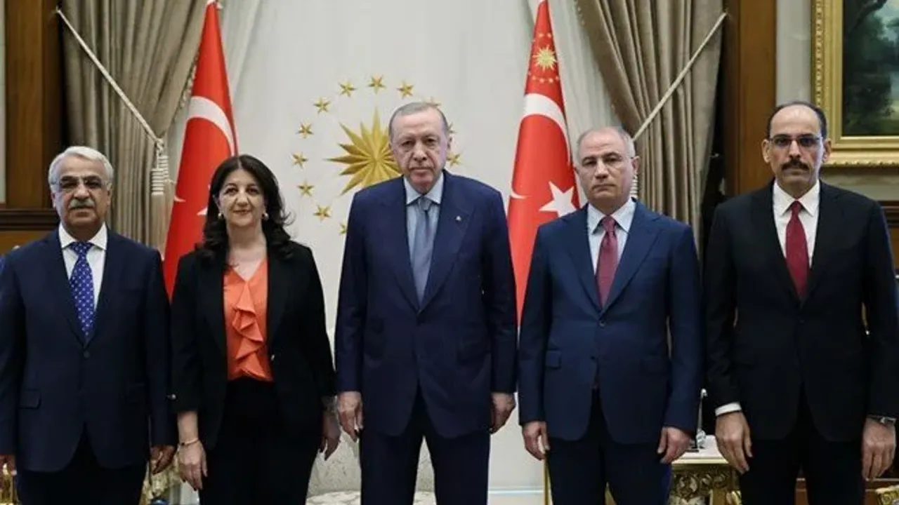 Erdoğan, DEM Parti Heyeti ile Terörle Mücadele Görüşmesi Yaptı