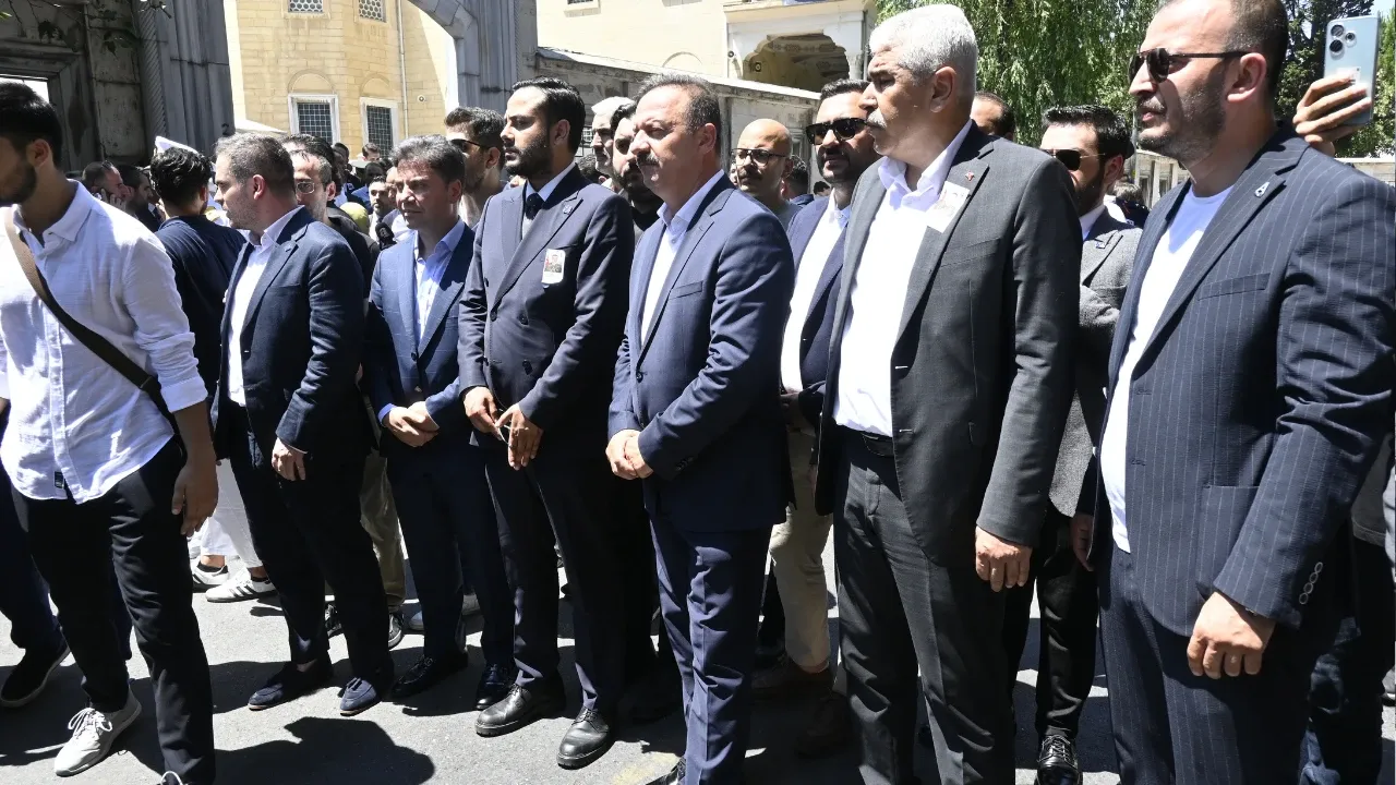 Anahtar Parti Genel Başkanı Ağıralioğlu, Şehit Gültekin’in Cenazesinde