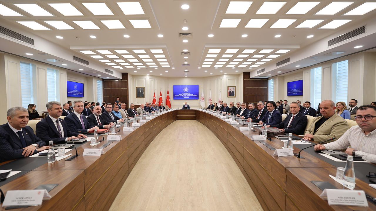 Bakan Işıkhan: İSG Konseyi 7 Yıl Sonra Toplandı, Yeni Düzenlemeler Açıklandı