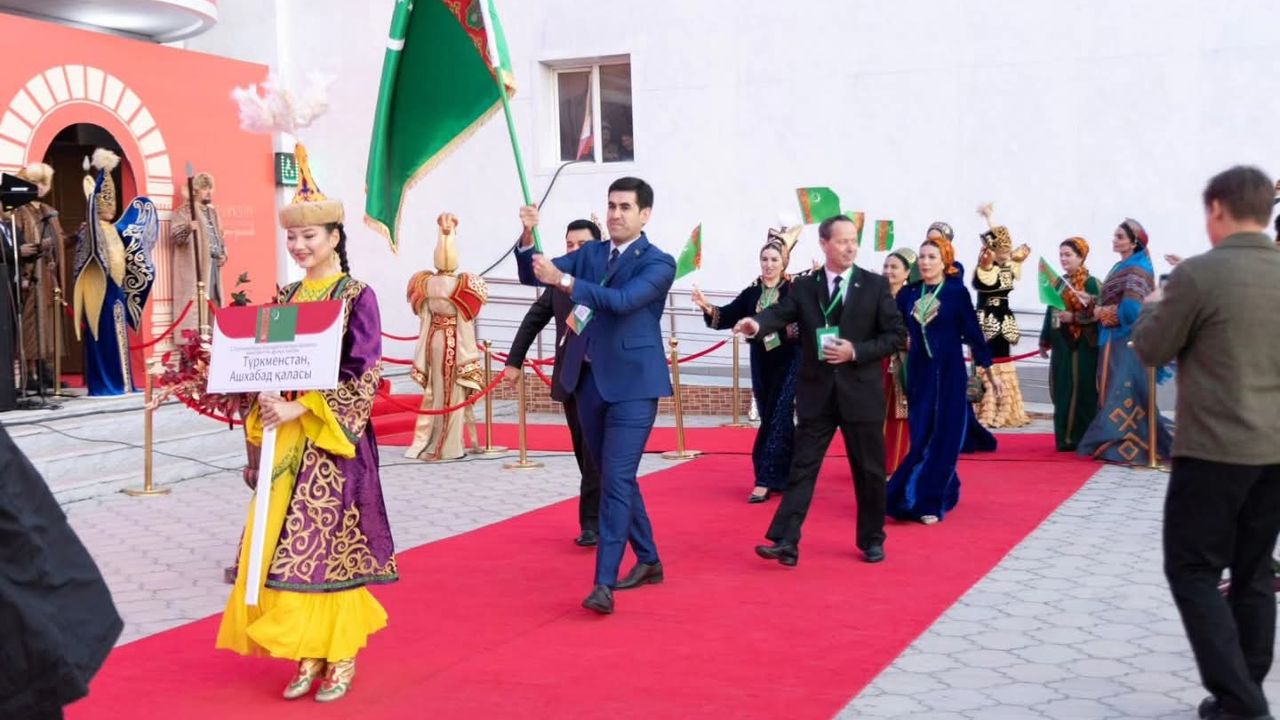 Aktau’da Uluslararası Türk Dünyası Tiyatro Festivali Başladı