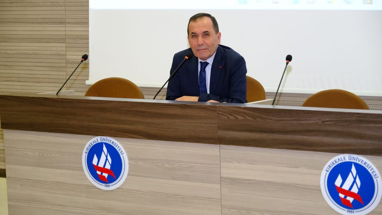 Eğitimci Özcan Kılıç Öğretmenliğin Kutsal Rolünü Anlattı