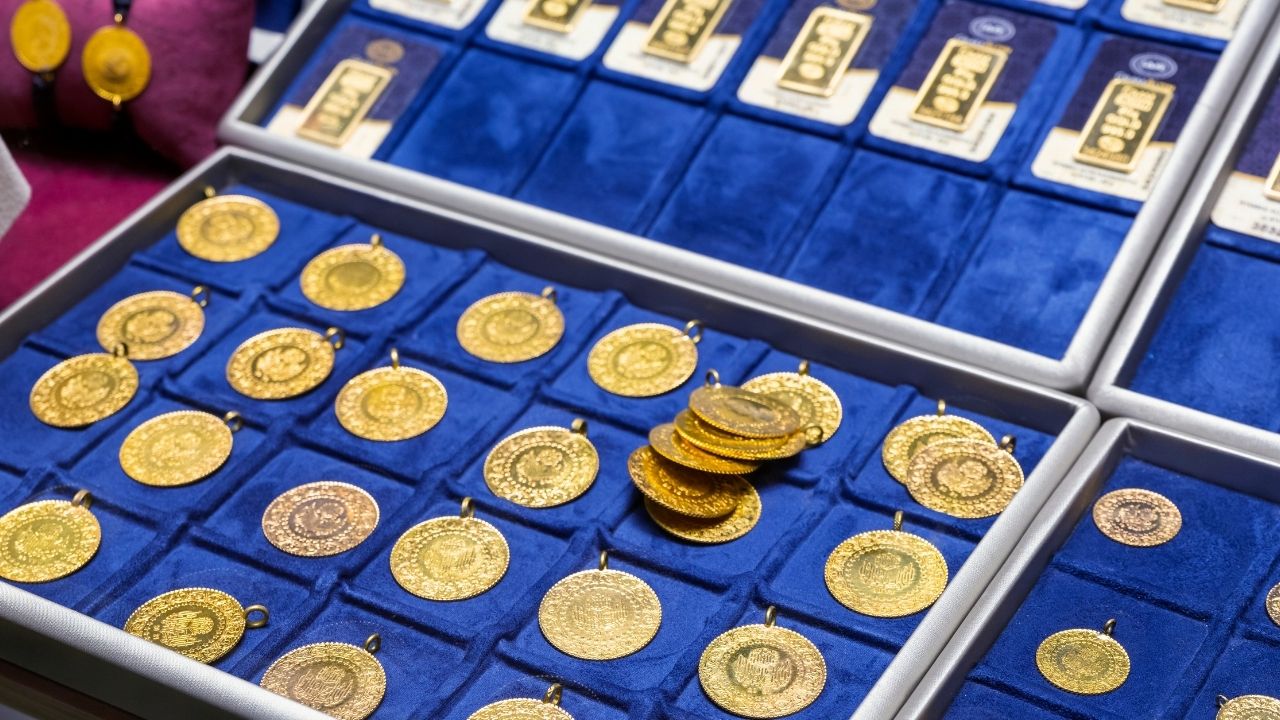 Ons Altın İki Haftanın Zirvesini Test Etti