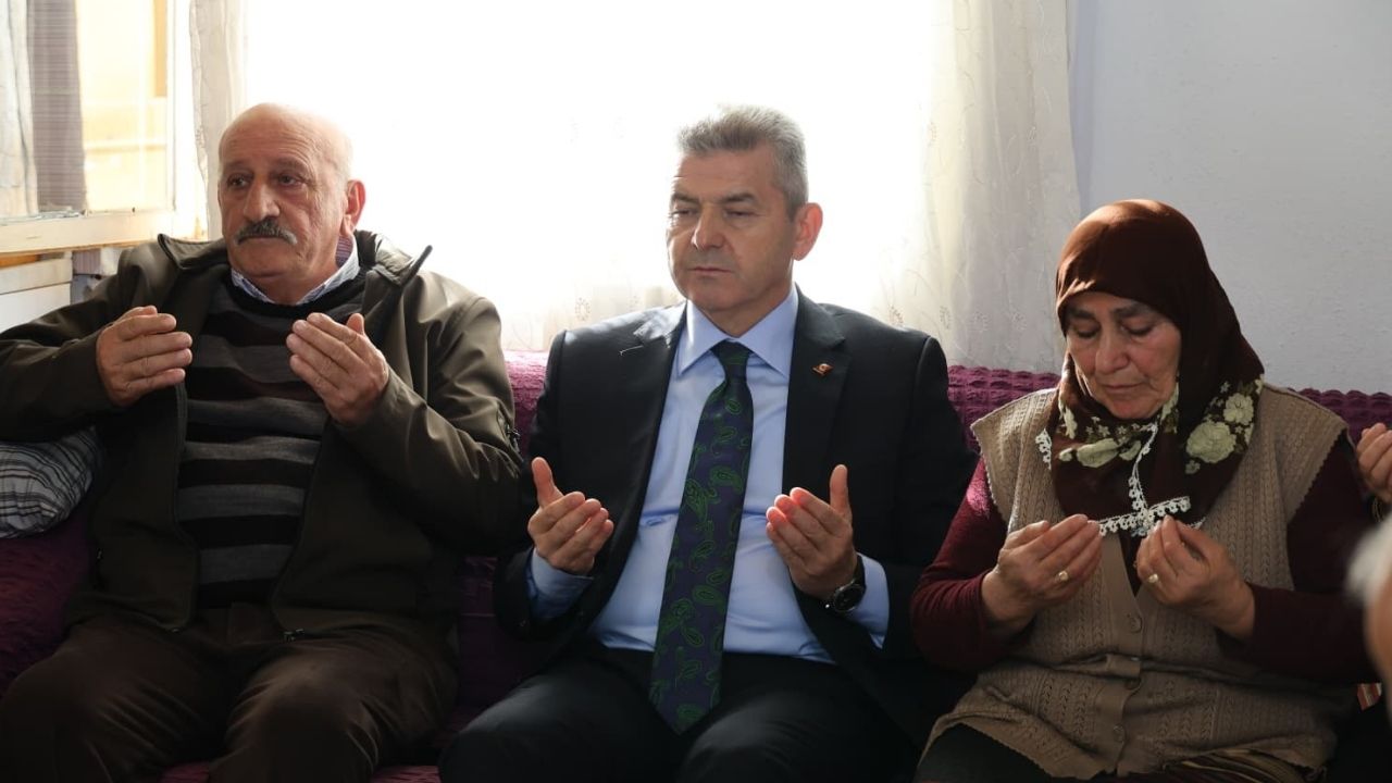 Artvin Valisi Ardanuç’ta Köylülerle Buluştu