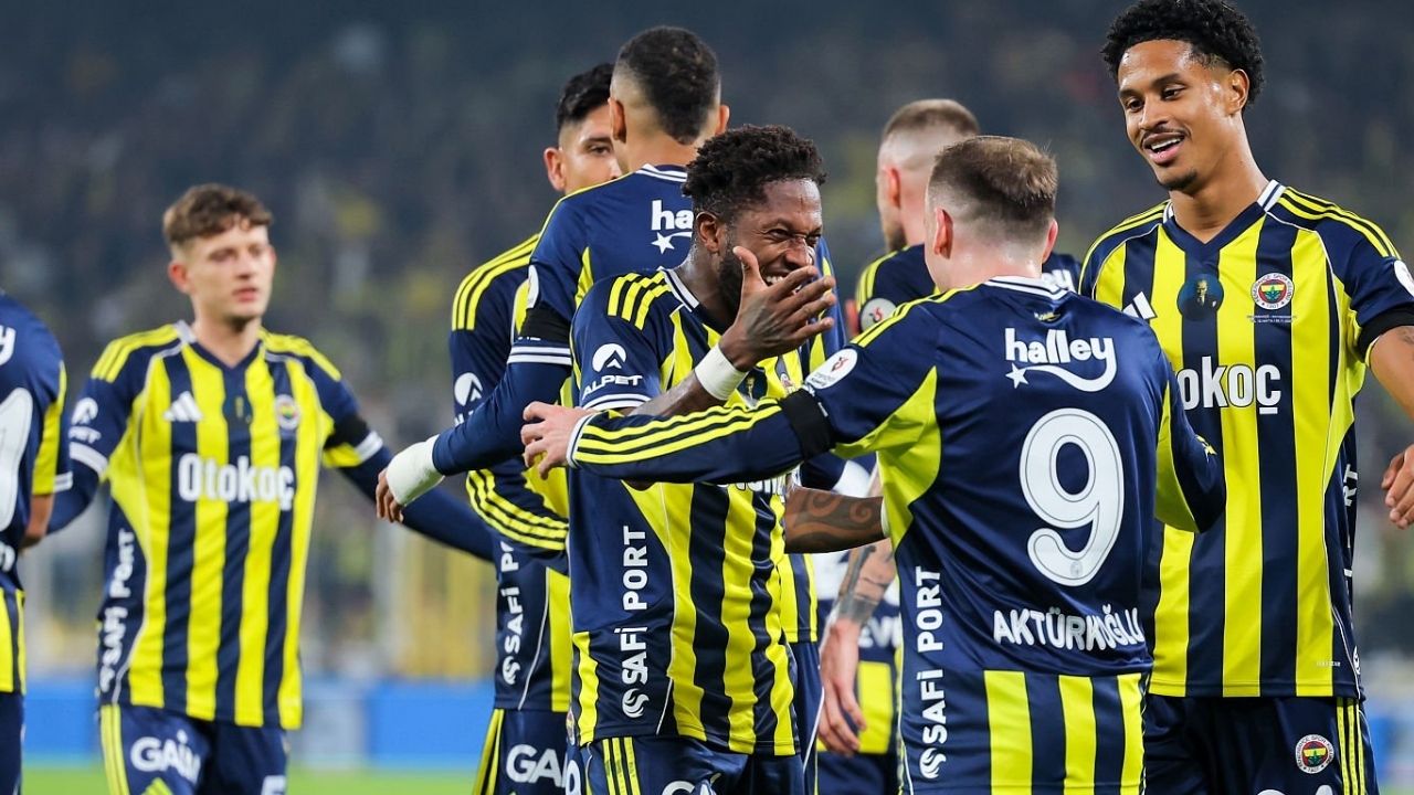 Fenerbahçe Derbide Galibiyetle Liderliğe Oynuyor