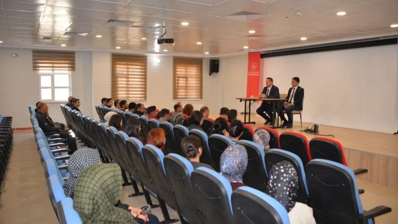 Kars’ta Gençlere Yönelik Hizmetler Değerlendirildi