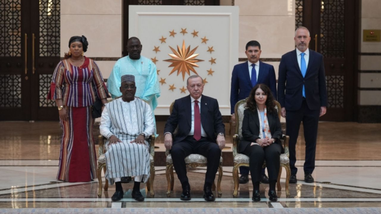 Cumhurbaşkanı Erdoğan 5 Ülkenin Büyükelçisini Kabul Etti