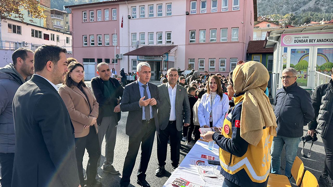 Eğirdir’de Sağlıklı Çocuk Sağlıklı Gelecek Etkinliği