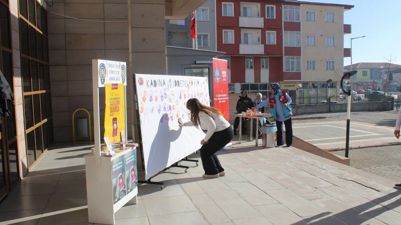 Kars’ta Kadına Şiddetle Mücadele İçin Farkındalık Etkinliği