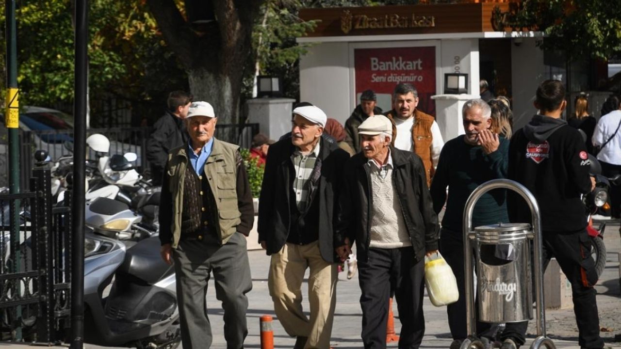 Sındırgı’da Deprem Sonrası Hayat Normalleşiyor