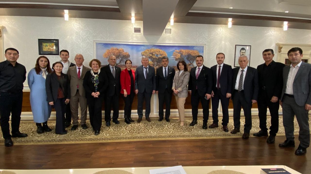 Kazakistan’da Türk Dünyası İletişim ve Sanat Sempozyumu