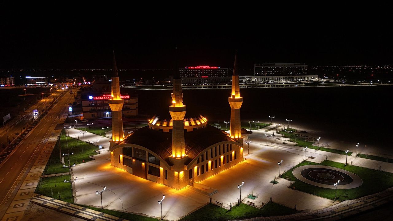 Aksaray Hastanesi’ne Hz. Ali Şifa Camii Hizmete Açıldı