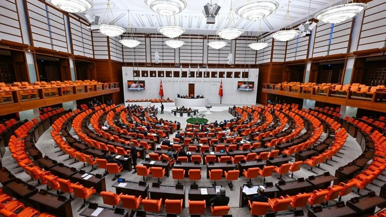 AK Parti Site Aidatlarına Şeffaflık ve Kontrol Getiriyor