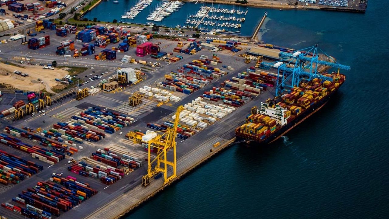 Kasımda İhracat 22,5 Milyar Dolar, Dış Ticaret Açığı 8 Milyar Dolar