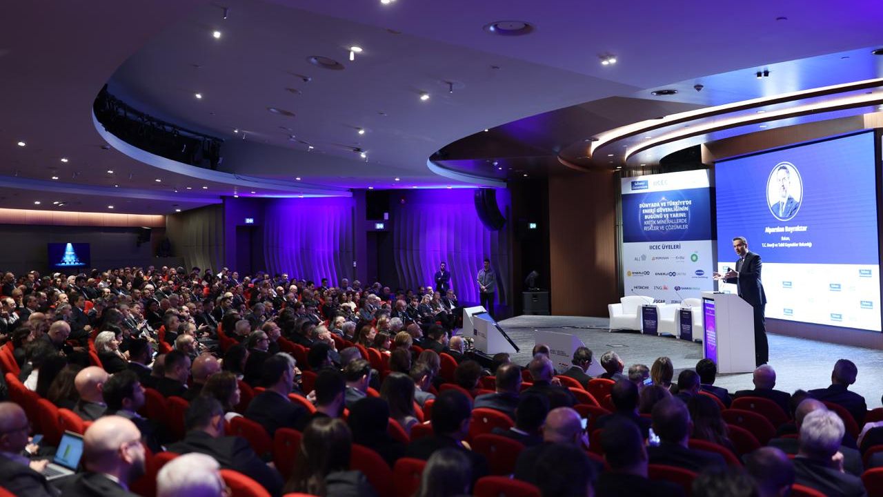 Türkiye 2026’da Yenilenebilir Enerji ve Depolamada Rekor Hedefliyor