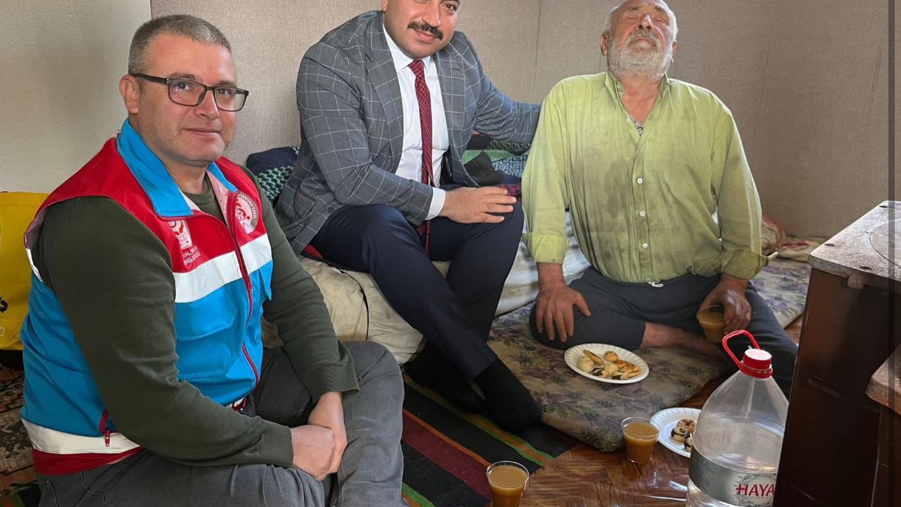 Kınık Kaymakamı Engelli Vatandaşları Evinde Ziyaret Etti