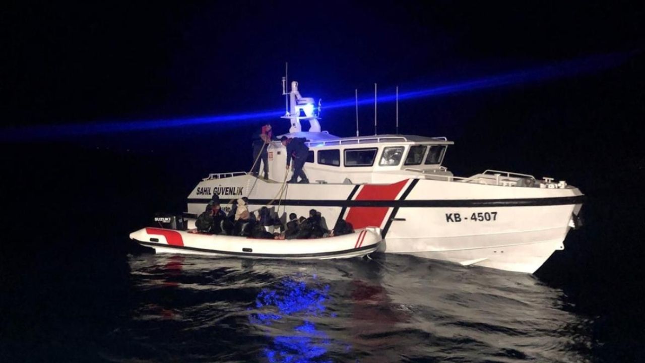 İzmir’de Sahil Güvenlik Operasyonu: 99 Göçmen Yakalandı
