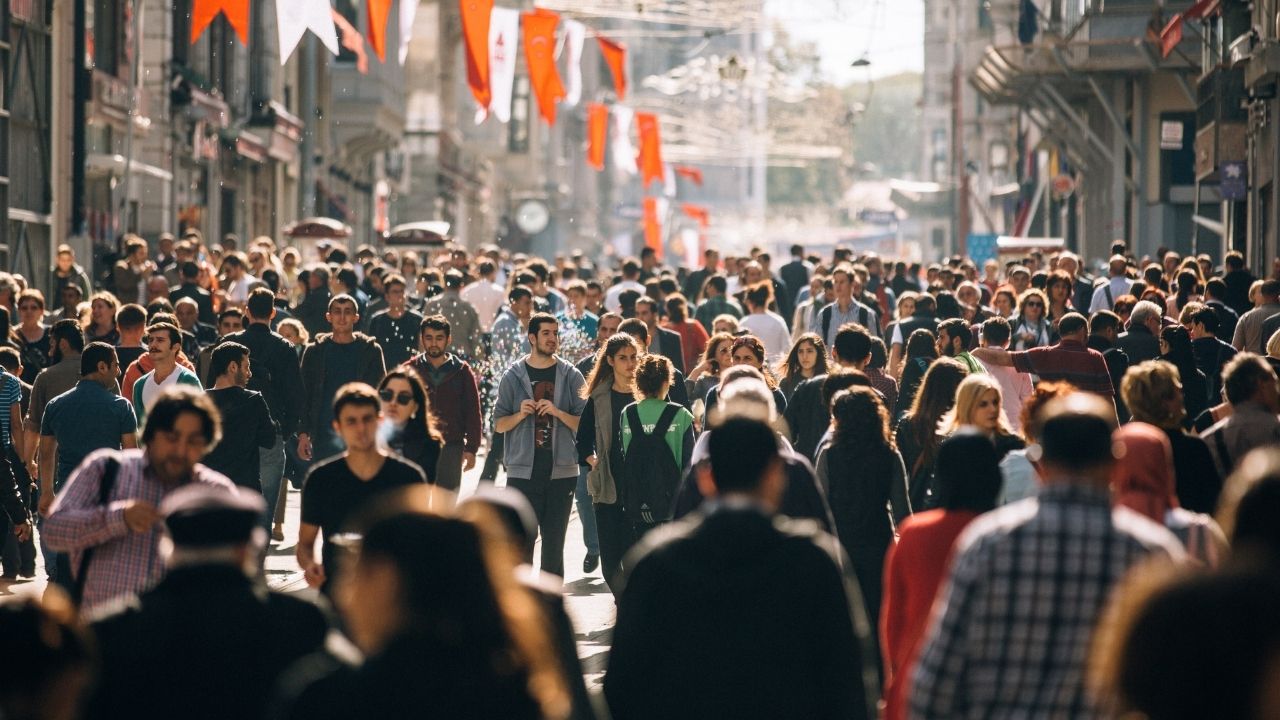 Türkiye’de Parçalı Bulutlu Hava ve Yüksek Sıcaklıklar Bekleniyor