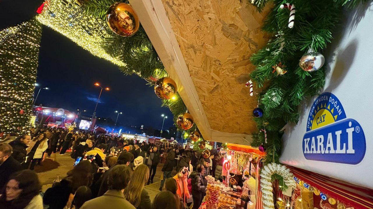 Ankara Kış Festivalinde Ateşe Kazan Sıcak Çay Servisi İle Öne Çıktı